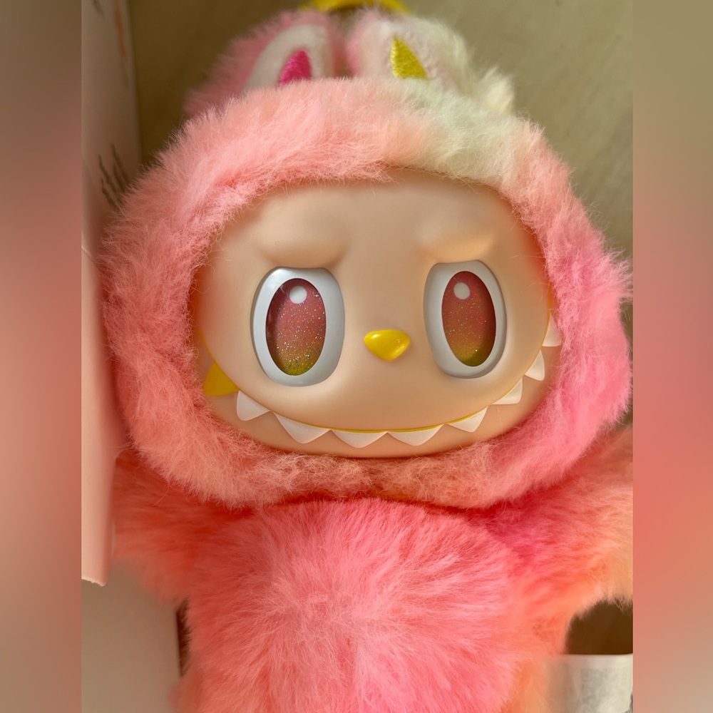 🩷🍓💛 PopMart Big Into Energy Loyalty Labubu 🩷🍓💛 - Picture 2 of 6